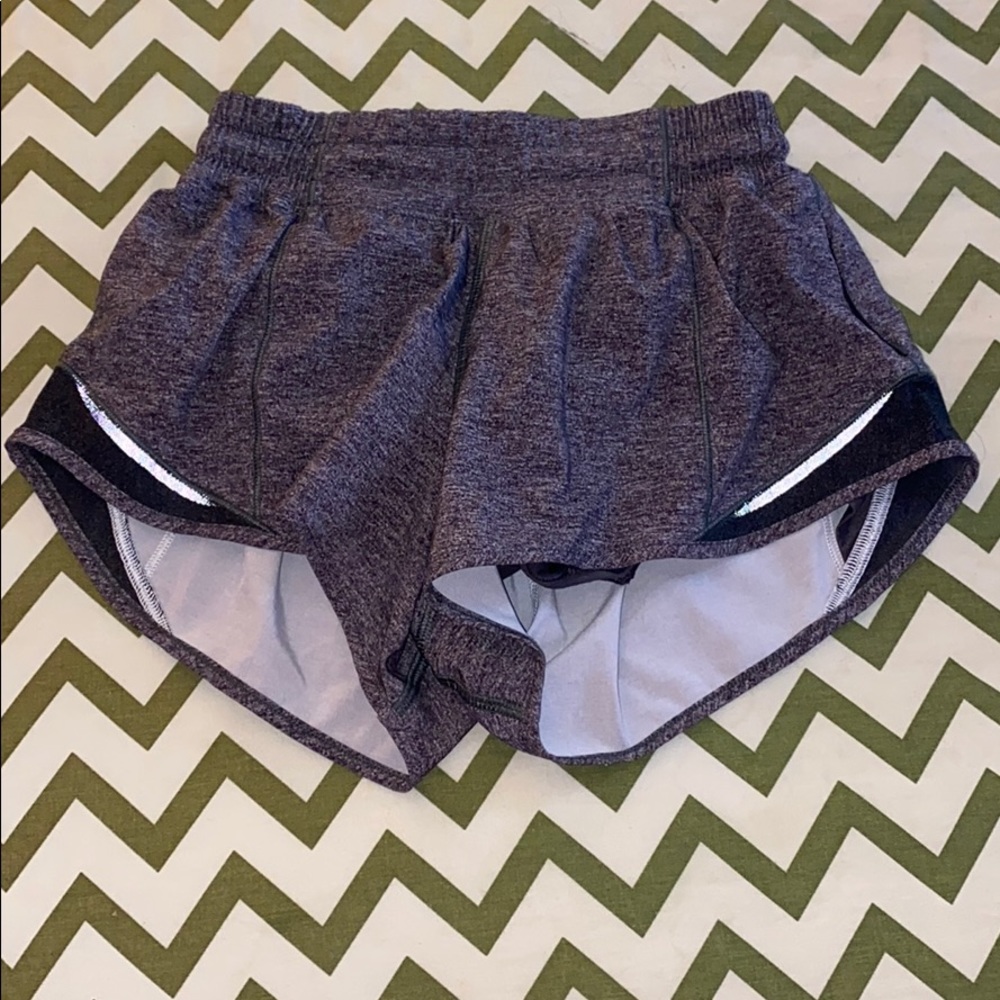 Lululemon 2.5” Hotty Hot Shorts